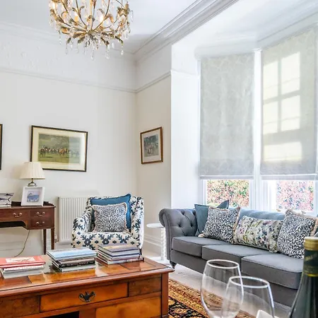 1 Arndale Court - Near Racecourse With Parking Apartment York