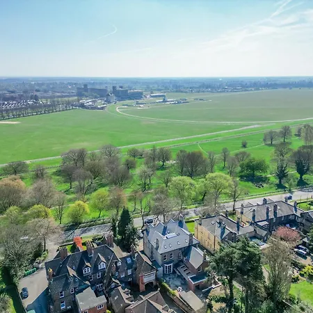 1 Arndale Court Daire *