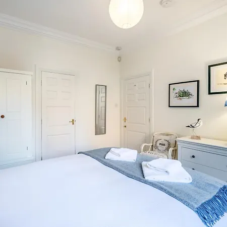 Apartment 1 Arndale Court